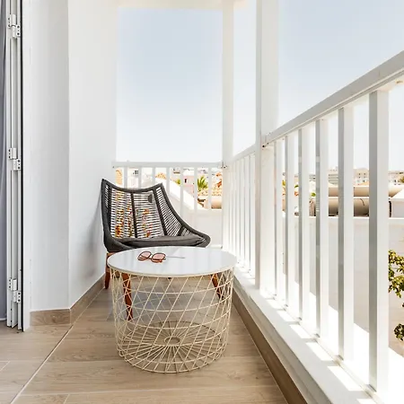 Spacious With Ocean View شقة
