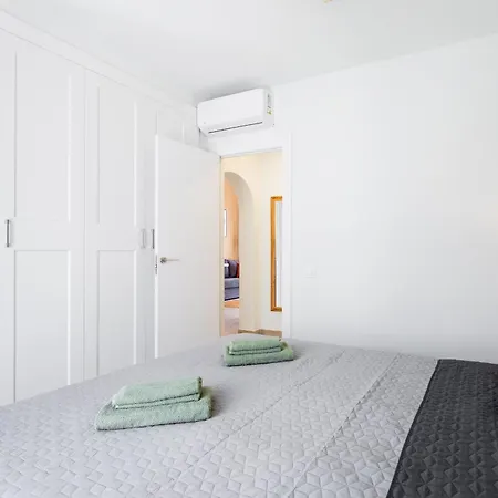Spacious With Ocean View شقة