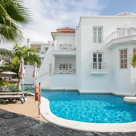 Spacious With Ocean View شقة *
