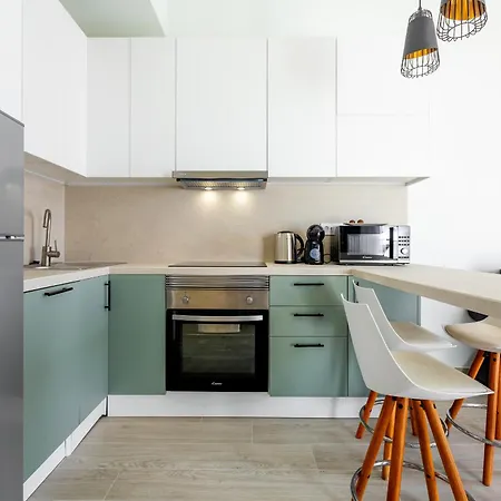 شقة Spacious With Ocean View *