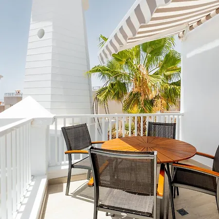 Spacious With Ocean View Apartment