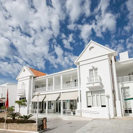 Apartment Spacious With Ocean View