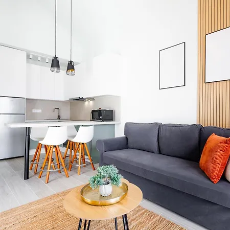 Spacious With Ocean View Apartment